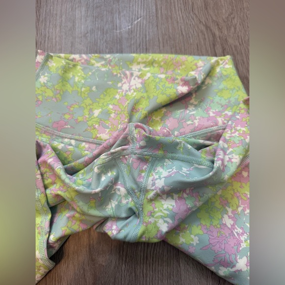 Define PowerHold® High-Waisted Leggings Size XS - Picture 5 of 6